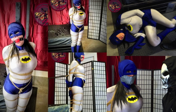 Superheroine Cassandra Cain cosplay bondage.. Batwoman Vs ...