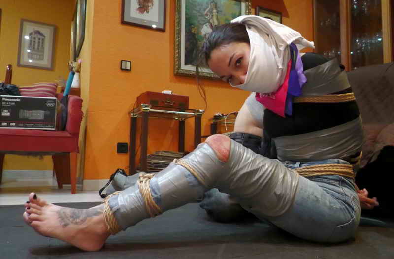 Ichkarida onlayn porno tomosha qiling Ichkarida onlayn porno tomosha qiling