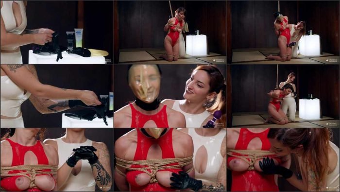 esb MargoutDarko MissDaphne LatexMask.mp4 700x395