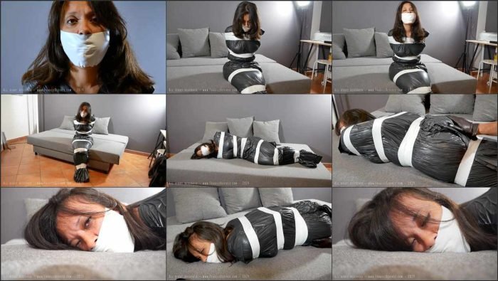 frgd I m trapped in a trash bag.mp4 700x395