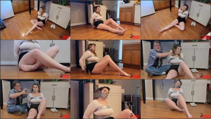 cas dolly table toes.mp4 700x395