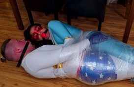 Үй қызметкерімен XXX бейне